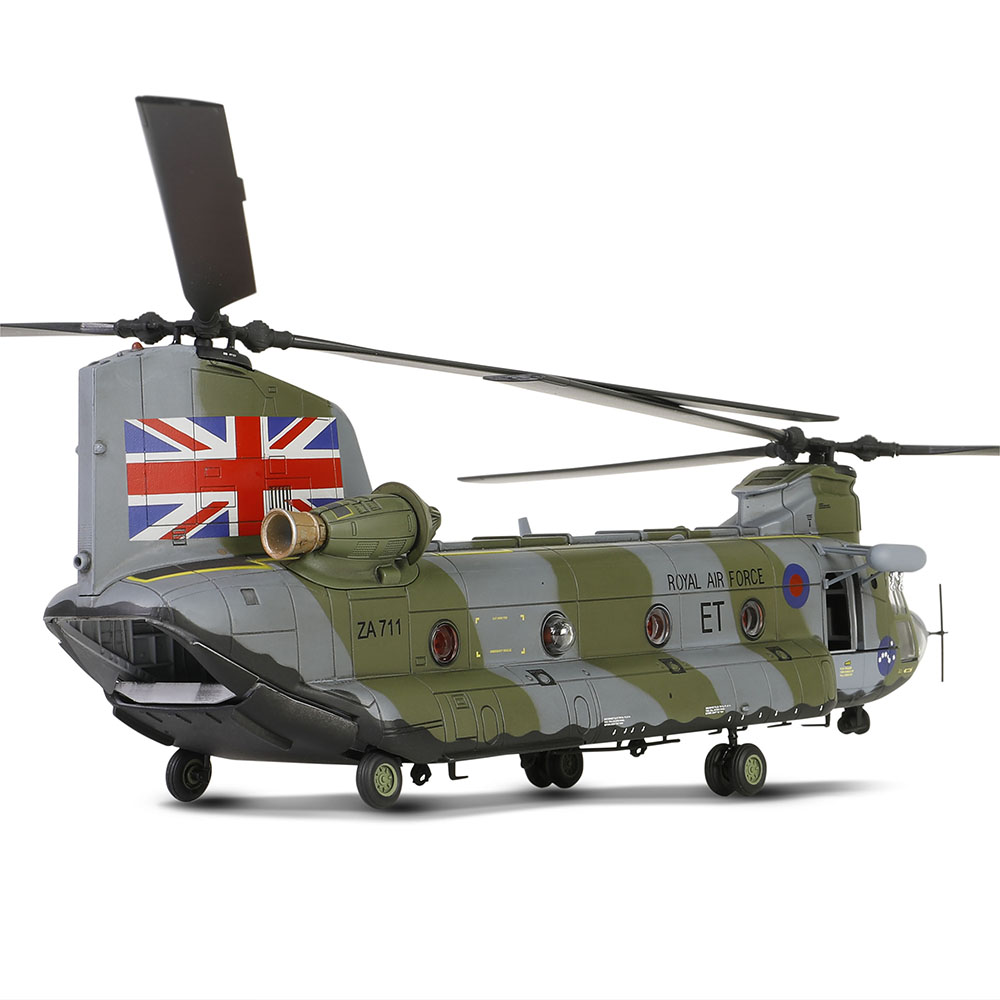 Boeing Chinook HC. Mk.1 helicopter Royal Air Force, No.7 Squadron, "Britforleb: Task Force, Lebanon