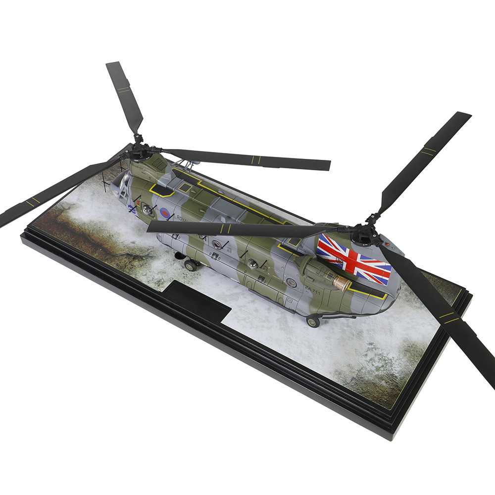 Boeing Chinook HC. Mk.1 helicopter Royal Air Force, No.7 Squadron, "Britforleb: Task Force, Lebanon