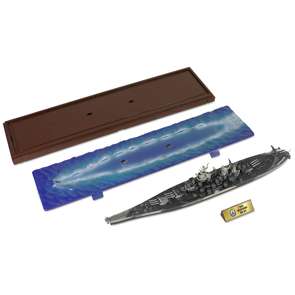 Iowa Class Battleship, USS Missouri (BB-63), Waterline display version Meausre 32/22D camouflage pattern