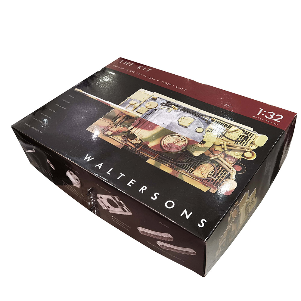 Sd.Kfz.181 Tiger (Early production model) "Engine plus edition" Schwere Panzerabteilung 505, No. 100, July 1943, Eastern front Kursk